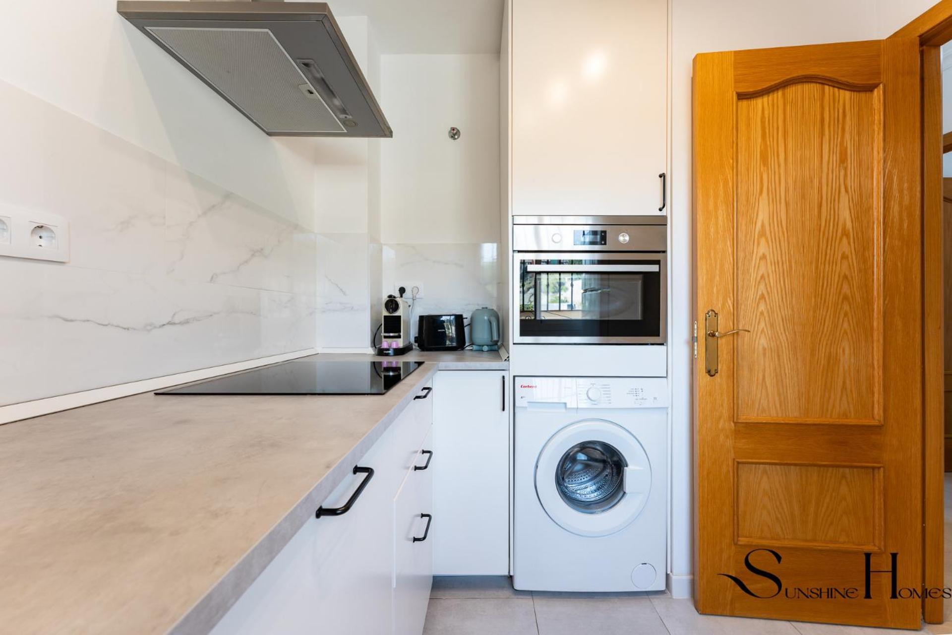 Beachside Retreat With Private Terrace Benalmadena Ngoại thất bức ảnh